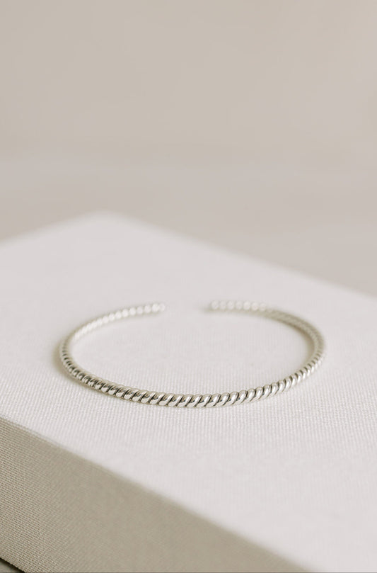 The Classic Heritage Twist: Silver